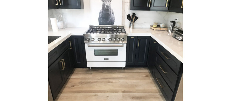Enhance Your Interiors with a Cutting-Edge Black and White Kitchen Enhance Your Interiors with a Cutting-Edge Black and White Kitchen